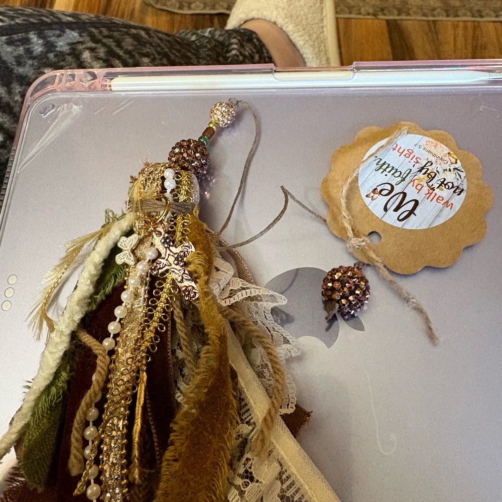 Colorful Tassel bookmarks - Picture 5 of 5